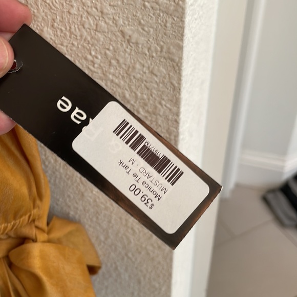 Top - Picture 2 of 2